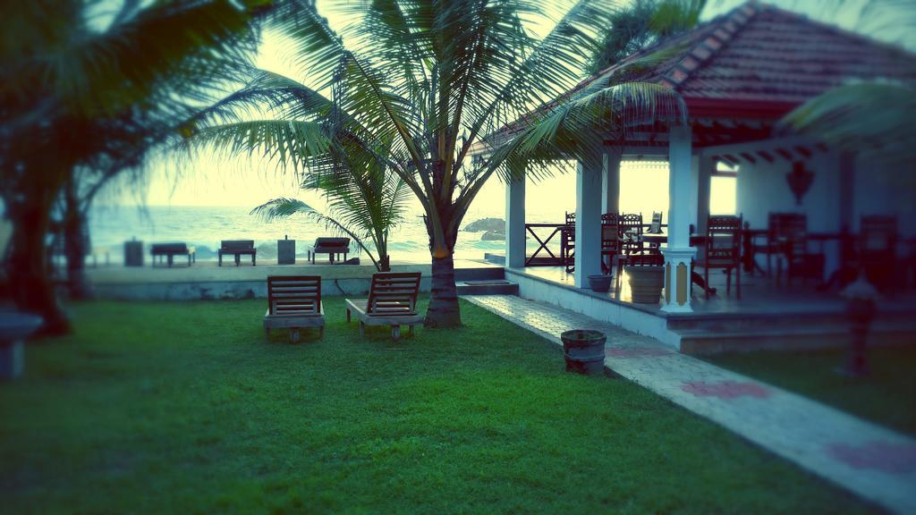 Oriental Rest Hotel Hikkaduwa Bagian luar foto